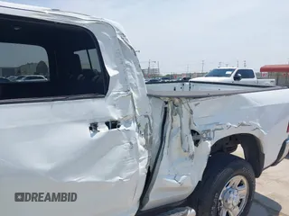 2022 Ram 2500 Tradesman with VIN 3C6UR5CJ2NG372068, listed as a IAAI auction lot 42255819 with 19,803 mi miles and . Bid and sale history available at DreamBid. Image 17.
