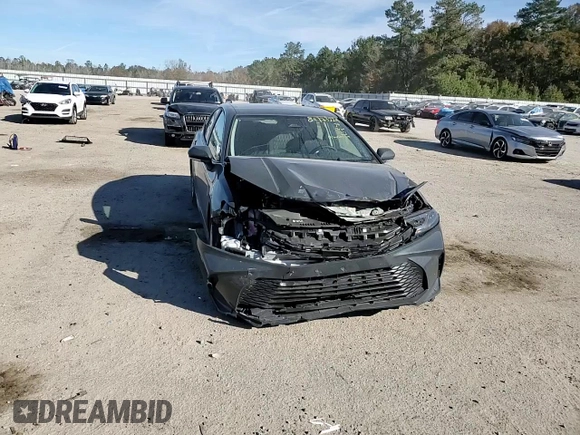 2025 Toyota Camry LE z VIN 4T1DAACK8SU045860, wystawiony jako Copart lot #84733224 z przebiegiem 9 386 mil mil oraz Szkoda całkowita • Salvage title. Historia ofert i sprzedaży dostępna na DreamBid. Obrazek 11.