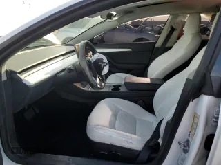 2022 Tesla Model 3 z VIN 5YJ3E1EA5NF360119, wystawiony jako Copart lot #45565655 z przebiegiem 78 088 mil mil oraz Szkoda całkowita • Salvage title. Historia ofert i sprzedaży dostępna na DreamBid. Obrazek 7.