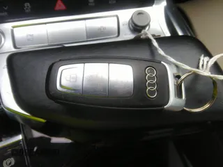 2019 Audi e-tron Prestige с VIN WA1VAAGE0KB007669, выставлен на аукционе IAAI как лот 40253514 с пробегом 45 177 миль миль и . История ставок и продаж доступна на DreamBid. Изображение 11.