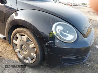 2013 Volkswagen Beetle 2.5L w/Sun/Sound/Nav с VIN 3VWJP7AT7DM677581, выставлен на аукционе IAAI как лот 42429868 с пробегом Не указан миль и . История ставок и продаж доступна на DreamBid. Изображение 20.