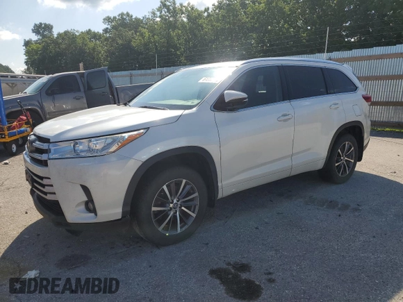 2017 Toyota Highlander XLE with VIN 5TDJZRFHXHS444894, listed as a Copart auction lot 61237735 with 151,073 mi miles and Salvage title. Bid and sale history available at DreamBid. Image 1.
