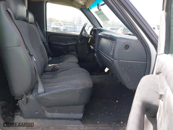 1999 Chevrolet Silverado 1500 with VIN 1GCEC14W2XE158287, listed as a IAAI auction lot 41829042 with 261,504 mi miles. Bid and sale history available at carsss.com. Image 5.