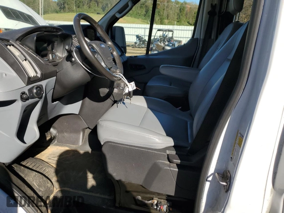 2018 Ford Transit z VIN 1FTYR2XG6JKA52990, wystawiony jako Copart lot #81602414 z przebiegiem 99 172 mil mil oraz Czysty tytuł • Clean title. Historia ofert i sprzedaży dostępna na DreamBid. Obrazek 7.