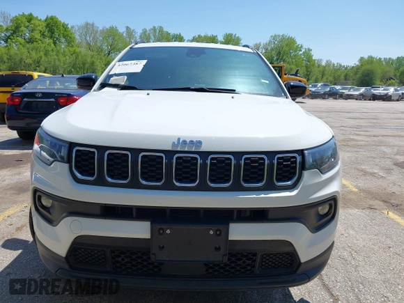2024 Jeep Compass Latitude with VIN 3C4NJDBN0RT109268, listed as a IAAI auction lot 42067387 with 26,894 mi miles. Bid and sale history available at carsss.com. Image 13.