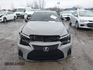 2024 Lexus IS 350 F Sport z VIN JTHBZ1E22R5035541, wystawiony jako IAAI lot #41060031 z przebiegiem 8 390 mil mil oraz . Historia ofert i sprzedaży dostępna na DreamBid. Obrazek 13.