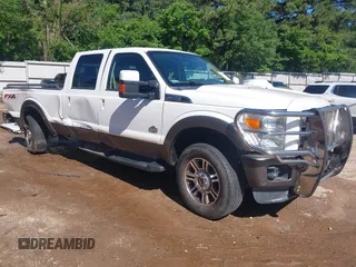 2015 Ford F-250 Lariat z VIN 1FT7W2BT9FEC69657, wystawiony jako IAAI lot #42213915 z przebiegiem 148 839 mil mil oraz . Historia ofert i sprzedaży dostępna na DreamBid. Obrazek 1.