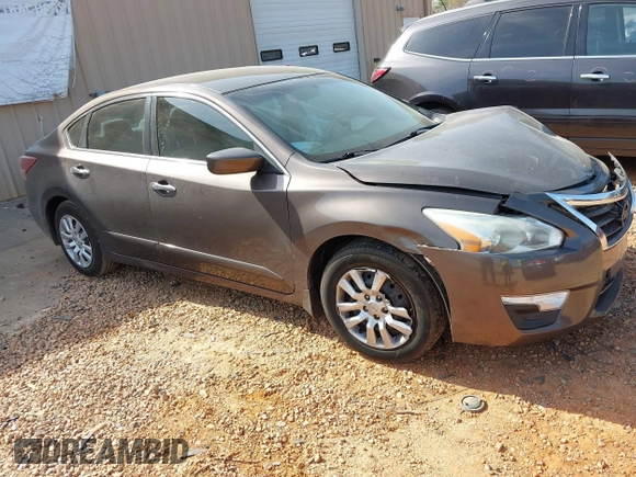 2013 Nissan Altima 2.5 S with VIN 1N4AL3AP4DC131970, listed as a IAAI auction lot 41915038 with 135,707 mi miles and . Bid and sale history available at carsss.com. Image 1.