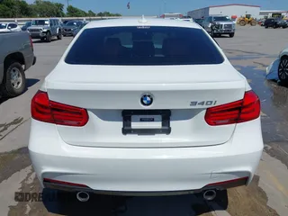 2017 BMW 3 Series 340i z VIN WBA8B3C36HK777705, wystawiony jako IAAI lot #42023821 z przebiegiem 68 448 mil mil oraz . Historia ofert i sprzedaży dostępna na DreamBid. Obrazek 17.