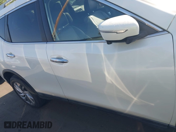 2015 Nissan Rogue SV with VIN 5N1AT2MVXFC758900, listed as a IAAI auction lot 41999538 with 104,478 mi miles and . Bid and sale history available at carsss.com. Image 14.