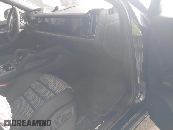 2024 Porsche Cayenne z VIN WP1BA2AY3RDA52863, wystawiony jako IAAI lot #42317622 z przebiegiem Nie podano mil oraz . Historia ofert i sprzedaży dostępna na DreamBid. Obrazek 5.