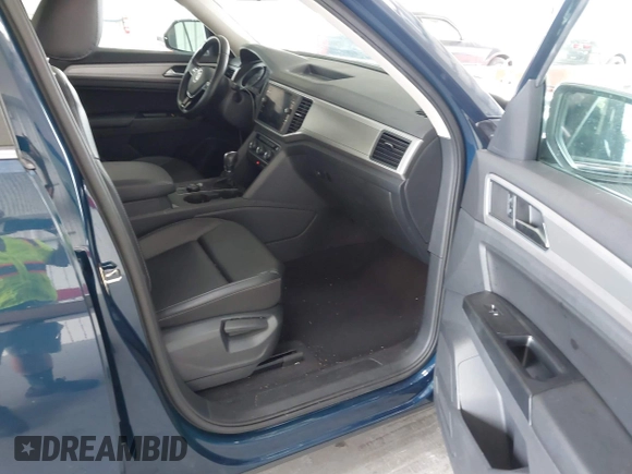 2019 Volkswagen Atlas SE with VIN 1V2LR2CAXKC605369, listed as a IAAI auction lot 39617117 with 74,432 mi miles and . Bid and sale history available at DreamBid. Image 5.