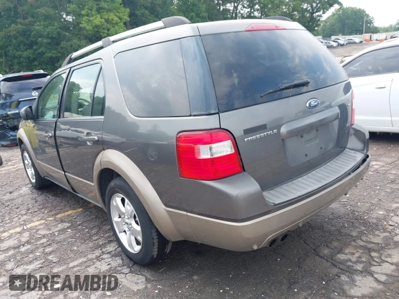 2005 Ford Freestyle SEL with VIN 1FMZK02185GA06274, listed as a IAAI auction lot 42232701 with Not provided miles and . Bid and sale history available at DreamBid. Image 3.