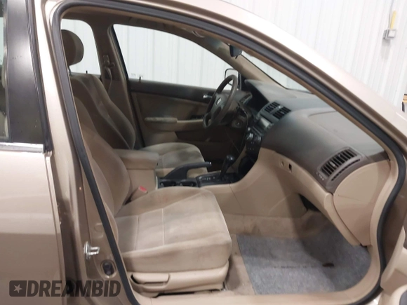 2005 Honda Accord LX z VIN 1HGCM56475A017843, wystawiony jako IAAI lot #42211699 z przebiegiem 110 346 mil mil oraz . Historia ofert i sprzedaży dostępna na DreamBid. Obrazek 5.