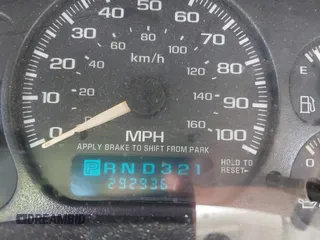 2002 Chevrolet Suburban LT with VIN 1GNEC16Z52J330522, listed as a IAAI auction lot 42251636 with 292,936 mi miles and . Bid and sale history available at DreamBid. Image 7.