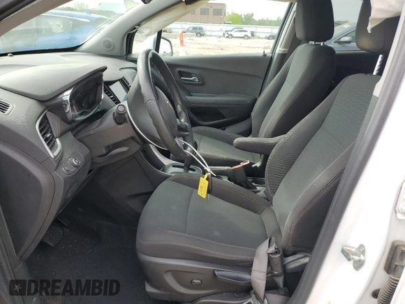 2020 Chevrolet Trax LS z VIN 3GNCJKSB2LL119140, wystawiony jako Copart lot #54977365 z przebiegiem 60 697 mil mil oraz Szkoda całkowita • Salvage title. Historia ofert i sprzedaży dostępna na DreamBid. Obrazek 7.