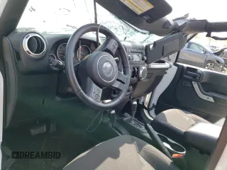 2018 Jeep Wrangler JK Unlimited Sahara with VIN 1C4BJWEG7JL856975, listed as a Copart auction lot 59562484 with 101,419 mi miles and Salvage Title. Bid and sale history available at carsss.com. Image 8.