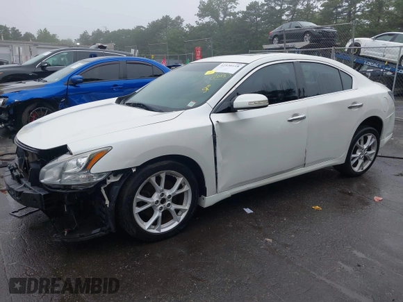 2013 Nissan Maxima SV z VIN 1N4AA5AP2DC820343, wystawiony jako IAAI lot #42520118 z przebiegiem 89 078 mil mil oraz . Historia ofert i sprzedaży dostępna na DreamBid. Obrazek 18.