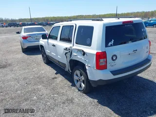 2016 Jeep Patriot Latitude with VIN 1C4NJRFB7GD718468, listed as a IAAI auction lot 42065343 with 92,009 mi miles. Bid and sale history available at carsss.com. Image 3.