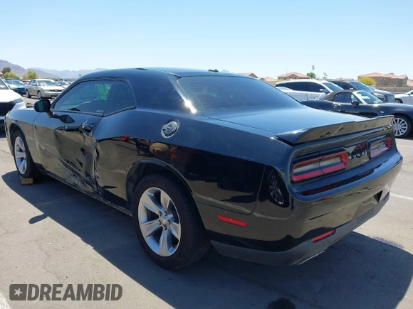 2019 Dodge Challenger SXT z VIN 2C3CDZAG1KH587281, wystawiony jako IAAI lot #42180057 z przebiegiem 109 333 mil mil oraz . Historia ofert i sprzedaży dostępna na DreamBid. Obrazek 3.