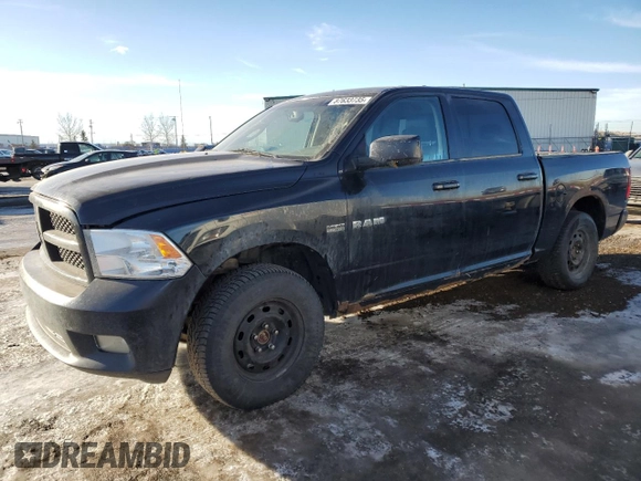 2009 Dodge 1500 Laramie z VIN 1D3HV13T89S714354, wystawiony jako Copart lot #87633735 z przebiegiem 323 197 mil mil oraz Czysty tytuł • Clean title. Historia ofert i sprzedaży dostępna na DreamBid. Obrazek 1.