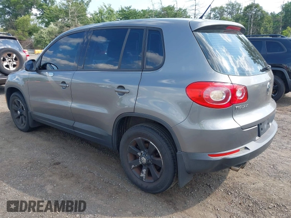 2010 Volkswagen Tiguan S with VIN WVGBV7AX8AW526711, listed as a IAAI auction lot 42735039 with 149,436 mi miles and . Bid and sale history available at DreamBid. Image 3.