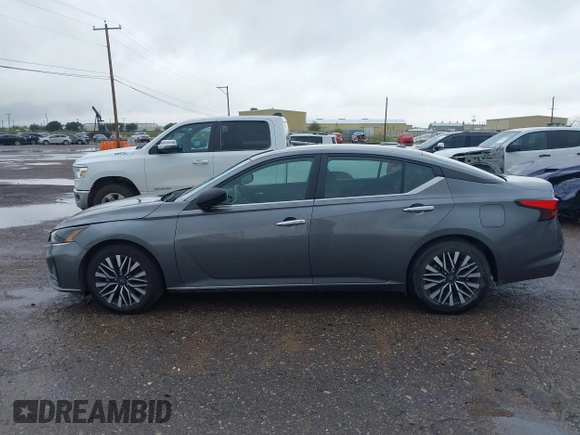 2024 Nissan Altima SV with VIN 1N4BL4DV2RN313134, listed as a IAAI auction lot 42653527 with 45,653 mi miles and . Bid and sale history available at DreamBid. Image 14.