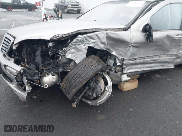 2004 Mercedes-Benz S-Class 5.0L with VIN WDBNG84J24A404189, listed as a IAAI auction lot 41337556 with 142,962 mi miles. Bid and sale history available at carsss.com. Image 6.