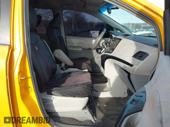 2012 Toyota Sienna with VIN 5TDZK3DC3CS221892, listed as a IAAI auction lot 41525521 with 280,477 mi miles. Bid and sale history available at carsss.com. Image 5.