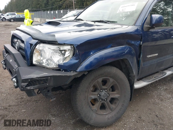 2006 Toyota Tacoma with VIN 5TEUU42N06Z165755, listed as a IAAI auction lot 41619786 with 168,910 mi miles. Bid and sale history available at carsss.com. Image 6.