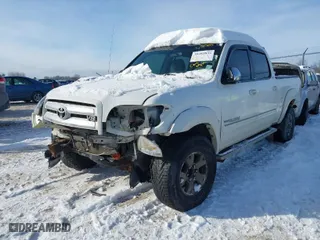 2006 Toyota Tundra SR5 with VIN 5TBDT44136S544106, listed as a IAAI auction lot 41283833 with 189,413 mi miles. Bid and sale history available at carsss.com. Image 2.