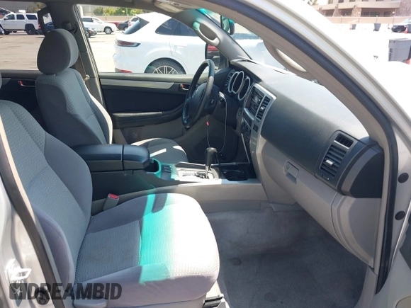 2005 Toyota 4Runner SR5 z VIN JTEZU14R158031515, wystawiony jako IAAI lot #42453430 z przebiegiem 114 071 mil mil oraz . Historia ofert i sprzedaży dostępna na DreamBid. Obrazek 5.