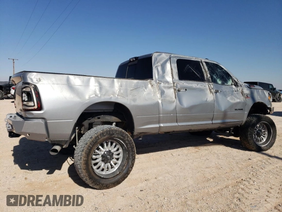 2022 Ram 2500 Big Horn z VIN 3C6UR5ML6NG342037, wystawiony jako Copart lot #88340935 z przebiegiem 45 208 mil mil oraz Szkoda całkowita • Salvage title. Historia ofert i sprzedaży dostępna na DreamBid. Obrazek 3.