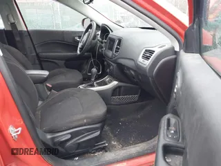 2020 Jeep Compass Sport с VIN 3C4NJCAB8LT252994, выставлен на аукционе IAAI как лот 41646102 с пробегом 71 869 миль миль и . История ставок и продаж доступна на DreamBid. Изображение 5.