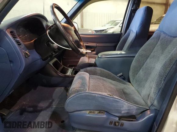 1995 Ford Explorer Eddie Bauer с VIN 1FMDU34X8SUA46374, выставлен на аукционе Copart как лот 43760355 с пробегом 157 174 миль миль и На запчасти • Non repairable. История ставок и продаж доступна на DreamBid. Изображение 7.