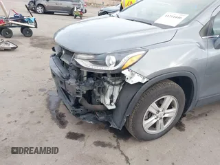 2019 Chevrolet Trax LT z VIN KL7CJLSB0KB940023, wystawiony jako IAAI lot #41214446 z przebiegiem 82 416 mil mil oraz . Historia ofert i sprzedaży dostępna na DreamBid. Obrazek 6.