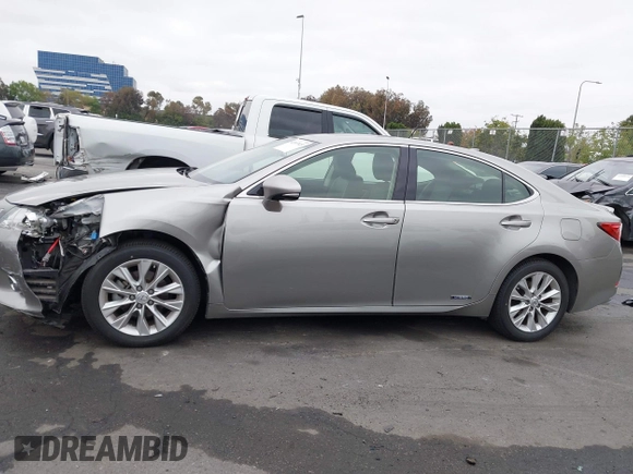 2015 Lexus ES 300h with VIN JTHBW1GG6F2093327, listed as a IAAI auction lot 42107023 with 102,502 mi miles and . Bid and sale history available at DreamBid. Image 15.