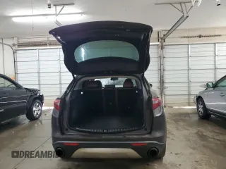 2018 Alfa Romeo Stelvio Ti z VIN ZASFAKBN4J7C22701, wystawiony jako Copart lot #48041535 z przebiegiem 137 764 mil mil oraz Szkoda całkowita • Salvage title. Historia ofert i sprzedaży dostępna na DreamBid. Obrazek 6.