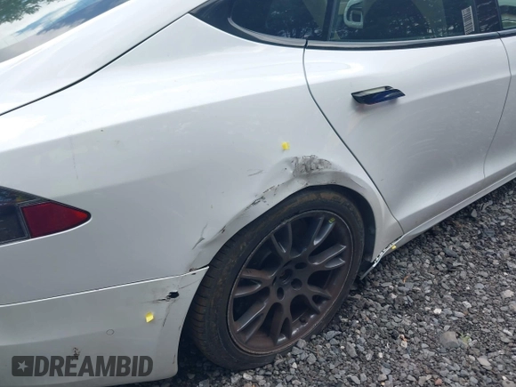 2021 Tesla Model S Plaid z VIN 5YJSA1E62MF452838, wystawiony jako IAAI lot #42726183 z przebiegiem 21 725 mil mil oraz . Historia ofert i sprzedaży dostępna na DreamBid. Obrazek 6.
