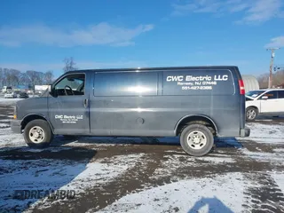 2014 Chevrolet Express Cargo Van with VIN 1GCWGGBA5E1205786, listed as a IAAI auction lot 41339085 with 201,460 mi miles. Bid and sale history available at carsss.com. Image 14.