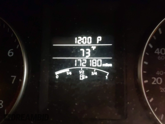 2014 Volkswagen Jetta SE z VIN 3VWD07AJ2EM400385, wystawiony jako IAAI lot #42668600 z przebiegiem 172 180 mil mil oraz . Historia ofert i sprzedaży dostępna na DreamBid. Obrazek 7.
