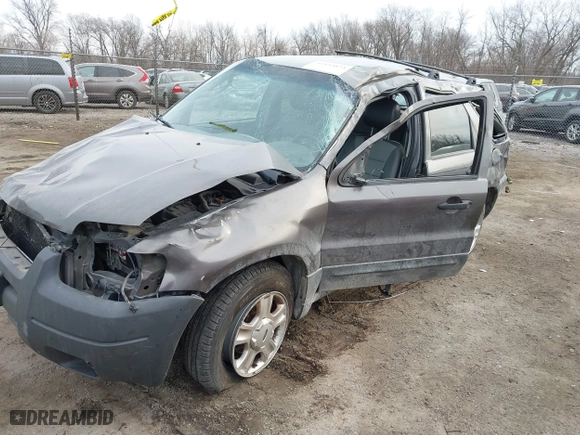 2004 Ford Escape XLT with VIN 1FMCU93104KA88855, listed as a IAAI auction lot 41433173 with 136,355 mi miles. Bid and sale history available at carsss.com. Image 18.