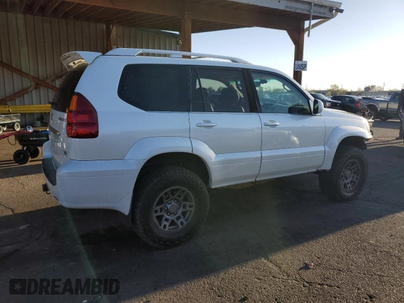 2006 Lexus GX with VIN JTJBT20X260122373, listed as a Copart auction lot 53136495 with 185,332 mi miles and Salvage Title. Bid and sale history available at carsss.com. Image 3.