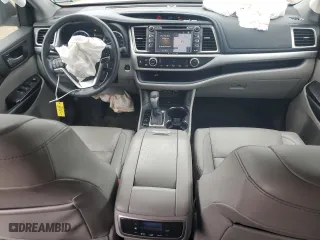2019 Toyota Highlander SE with VIN 5TDJZRFH8KS598432, listed as a Copart auction lot 48376755 with 87,674 mi miles and Salvage Title. Bid and sale history available at carsss.com. Image 8.