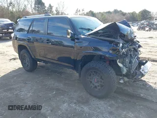 2018 Toyota 4Runner SR5 with VIN JTEBU5JR0J5590773, listed as a IAAI auction lot 41318413 with 106,529 mi miles. Bid and sale history available at carsss.com. Image 1.