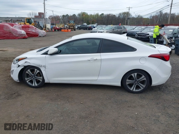 2014 Hyundai Elantra z VIN KMHDH6AH7EU025555, wystawiony jako IAAI lot #42080211 z przebiegiem 95 333 mil mil oraz . Historia ofert i sprzedaży dostępna na DreamBid. Obrazek 14.
