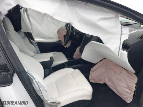 2019 Tesla Model X 75D with VIN 5YJXCAE22KF185128, listed as a IAAI auction lot 41150371 with 1 mi miles. Bid and sale history available at carsss.com. Image 5.