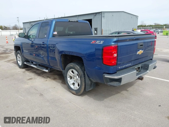 2015 Chevrolet Silverado 1500 LT with VIN 1GCVKREC3FZ424431, listed as a IAAI auction lot 41812094 with 227,739 mi miles. Bid and sale history available at carsss.com. Image 3.