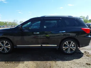 2020 Nissan Pathfinder Platinum z VIN 5N1DR2DM6LC580398, wystawiony jako IAAI lot #42224602 z przebiegiem 85 297 mil mil oraz . Historia ofert i sprzedaży dostępna na DreamBid. Obrazek 14.