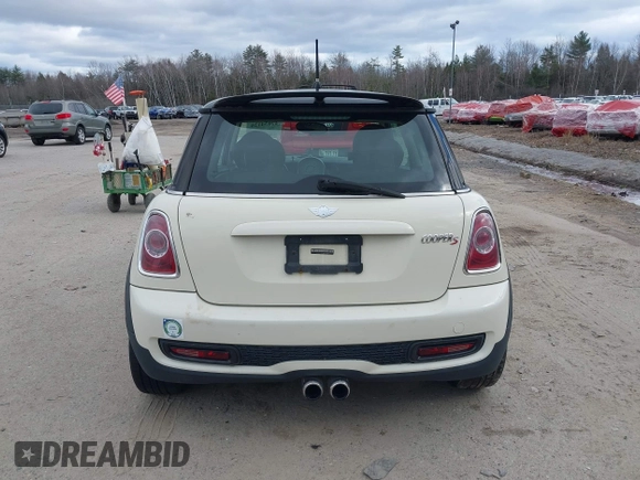 2011 MINI Hardtop S with VIN WMWSV3C58BTY22854, listed as a IAAI auction lot 42034126 with 98,931 mi miles and . Bid and sale history available at DreamBid. Image 15.